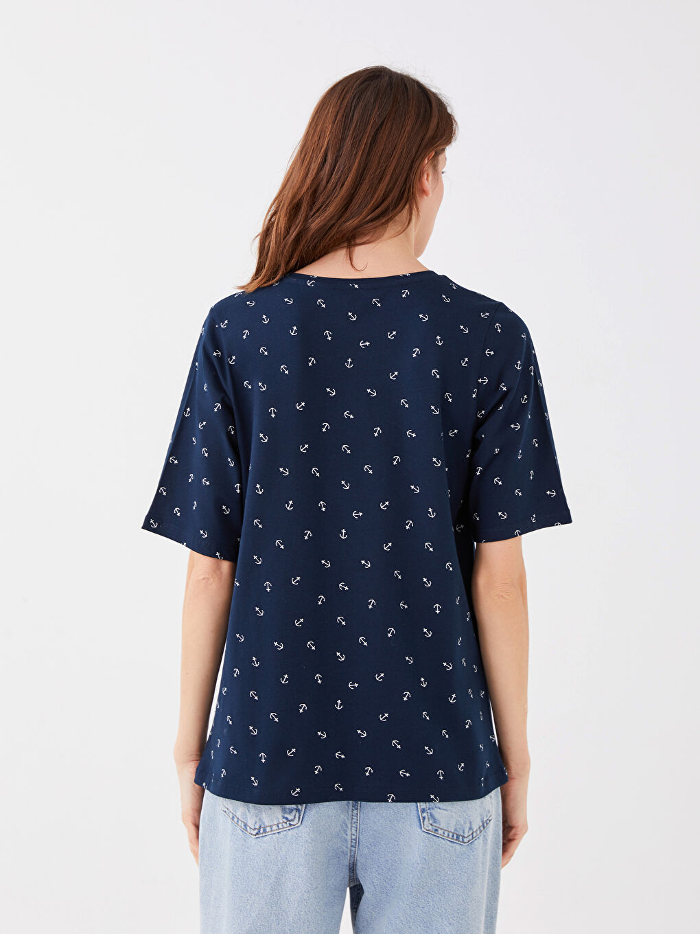 მრგვალი საყელო ნიმუშიანი მოკლე სახელო ქალებისთვის მაისური-4