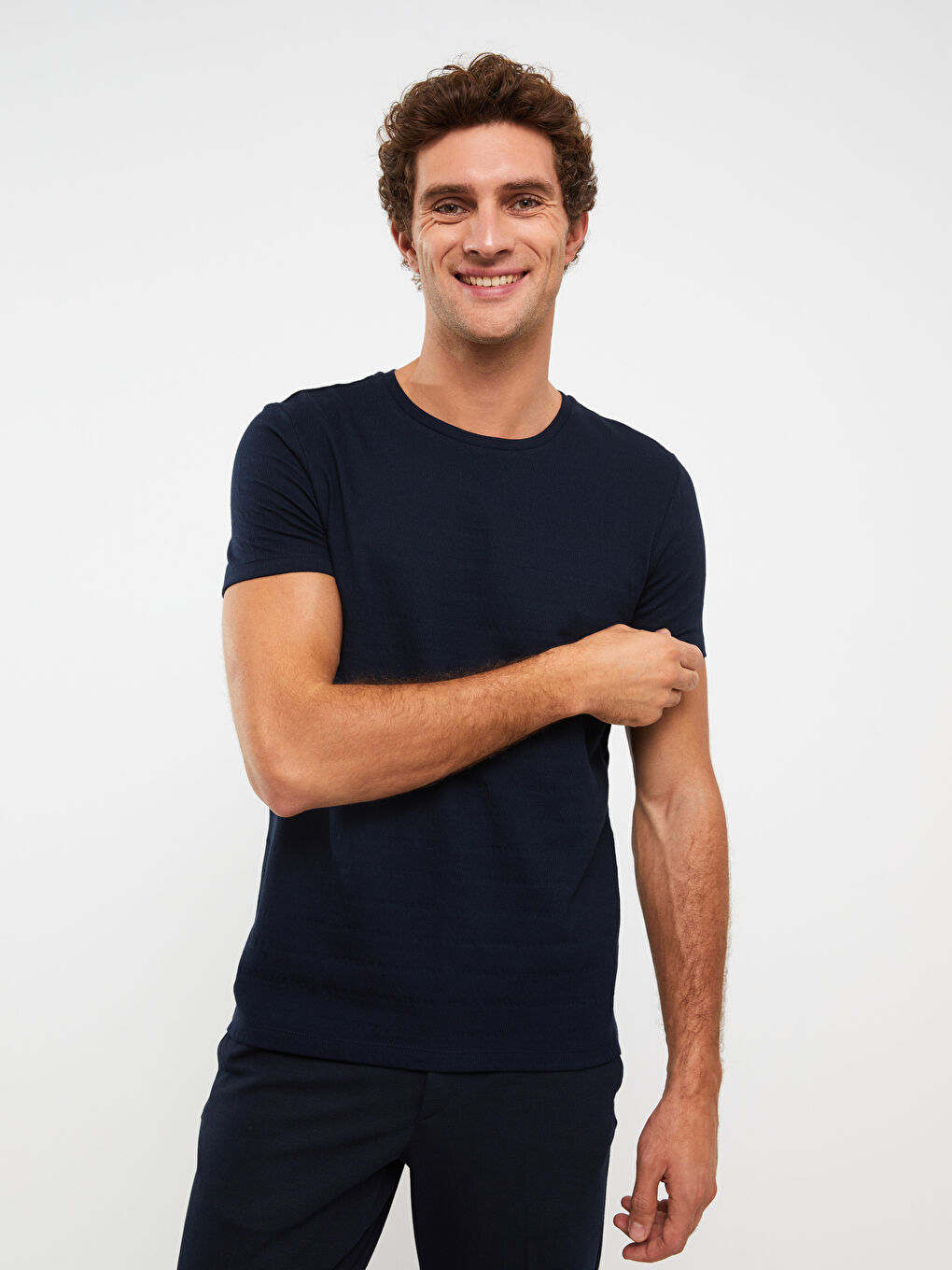 تي شيرت رجالي بكم قصير وكول مدور-1