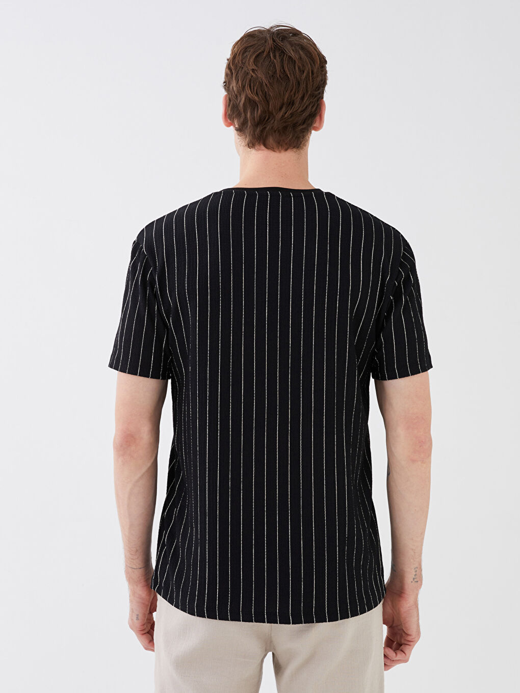 Siyah Bisiklet Yaka Kısa Kollu Çizgili Erkek Tişört-5