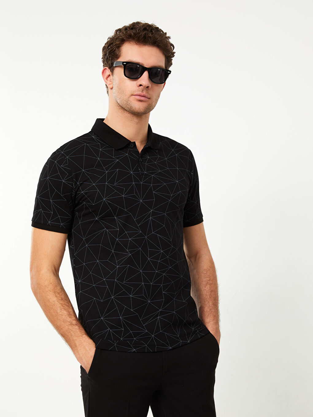Siyah Polo Yaka Kısa Kollu Desenli Erkek Tişört