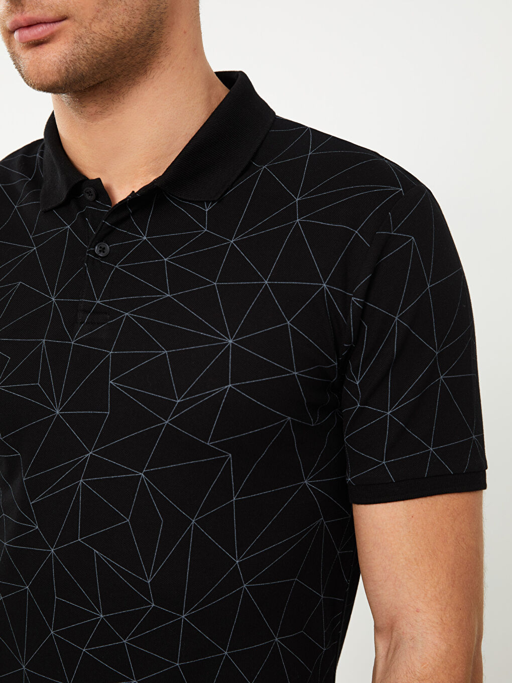 Siyah Polo Yaka Kısa Kollu Desenli Erkek Tişört-3