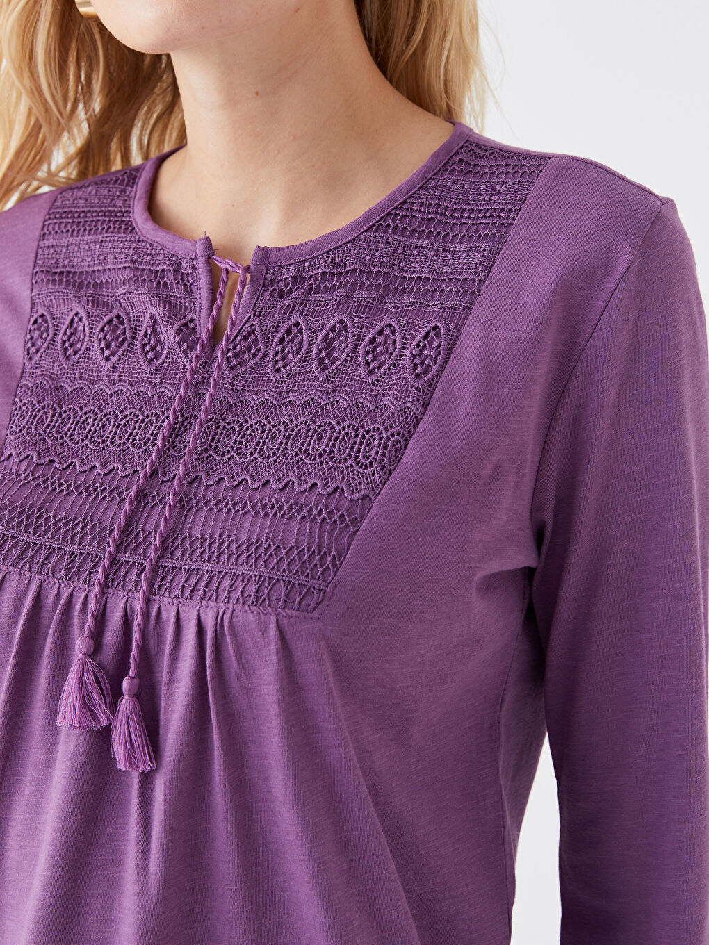Mor Bağlamalı Yaka Nakışlı Uzun Kollu Kadın Bluz-3