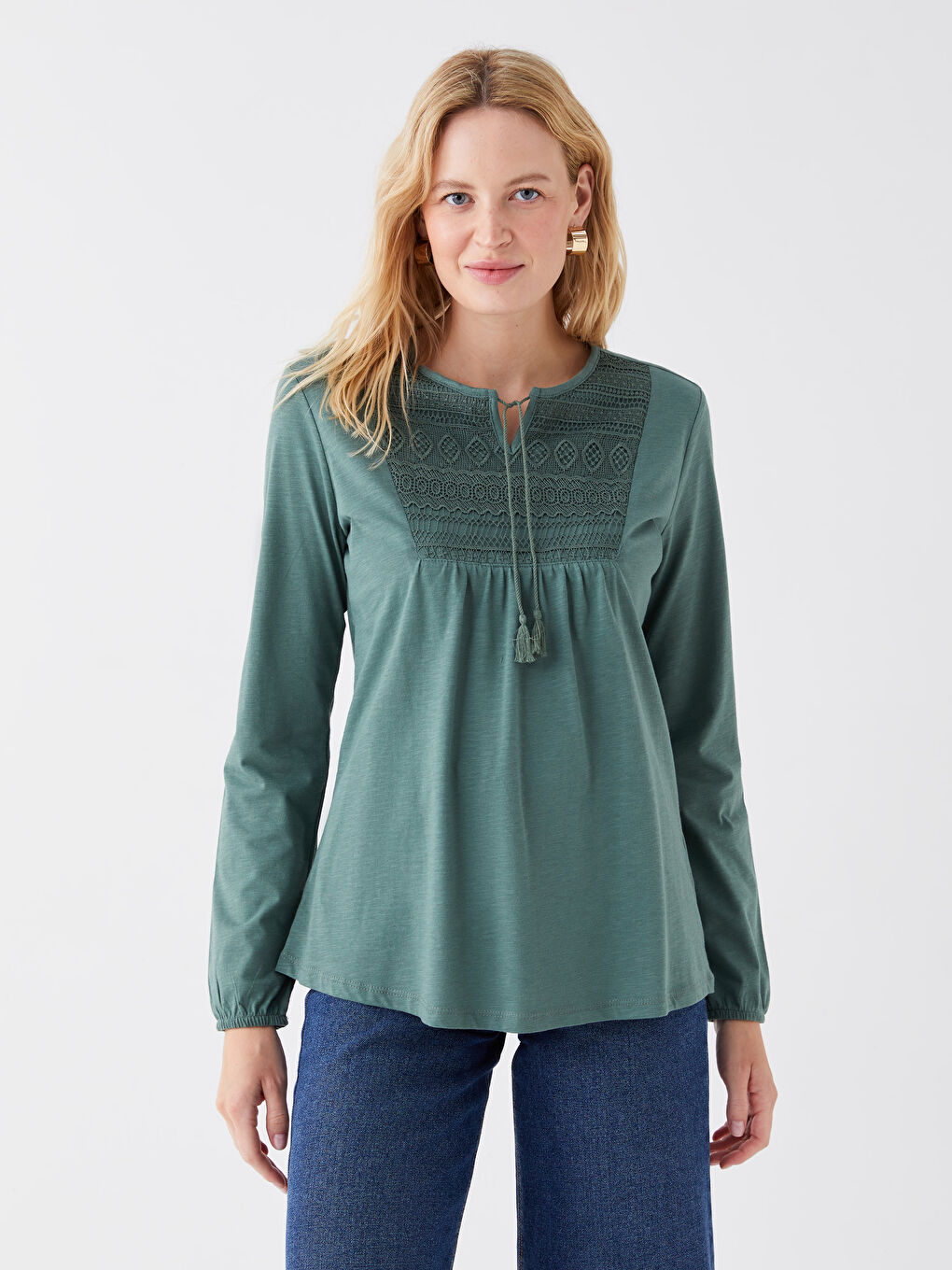 Yeşil Bağlamalı Yaka Nakışlı Uzun Kollu Kadın Bluz