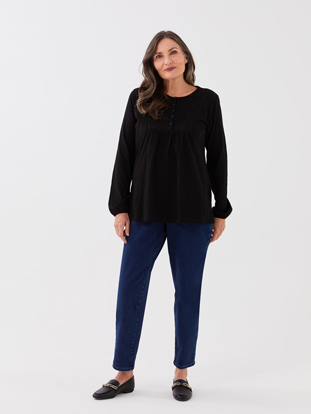 بلوزة كم طويل مطرزة بياقة دائرية للسيدات-2