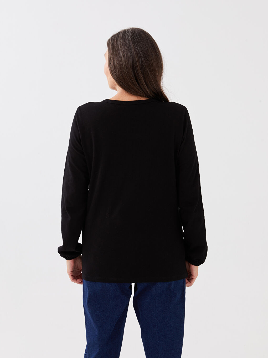 بلوزة كم طويل مطرزة بياقة دائرية للسيدات-4