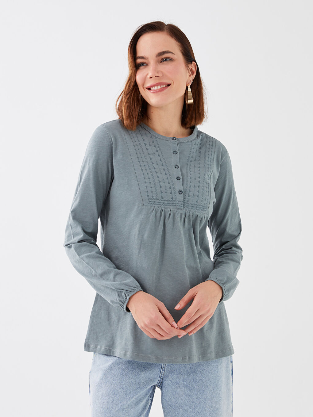 Mavi Bisiklet Yaka Nakışlı Uzun Kollu Kadın Bluz