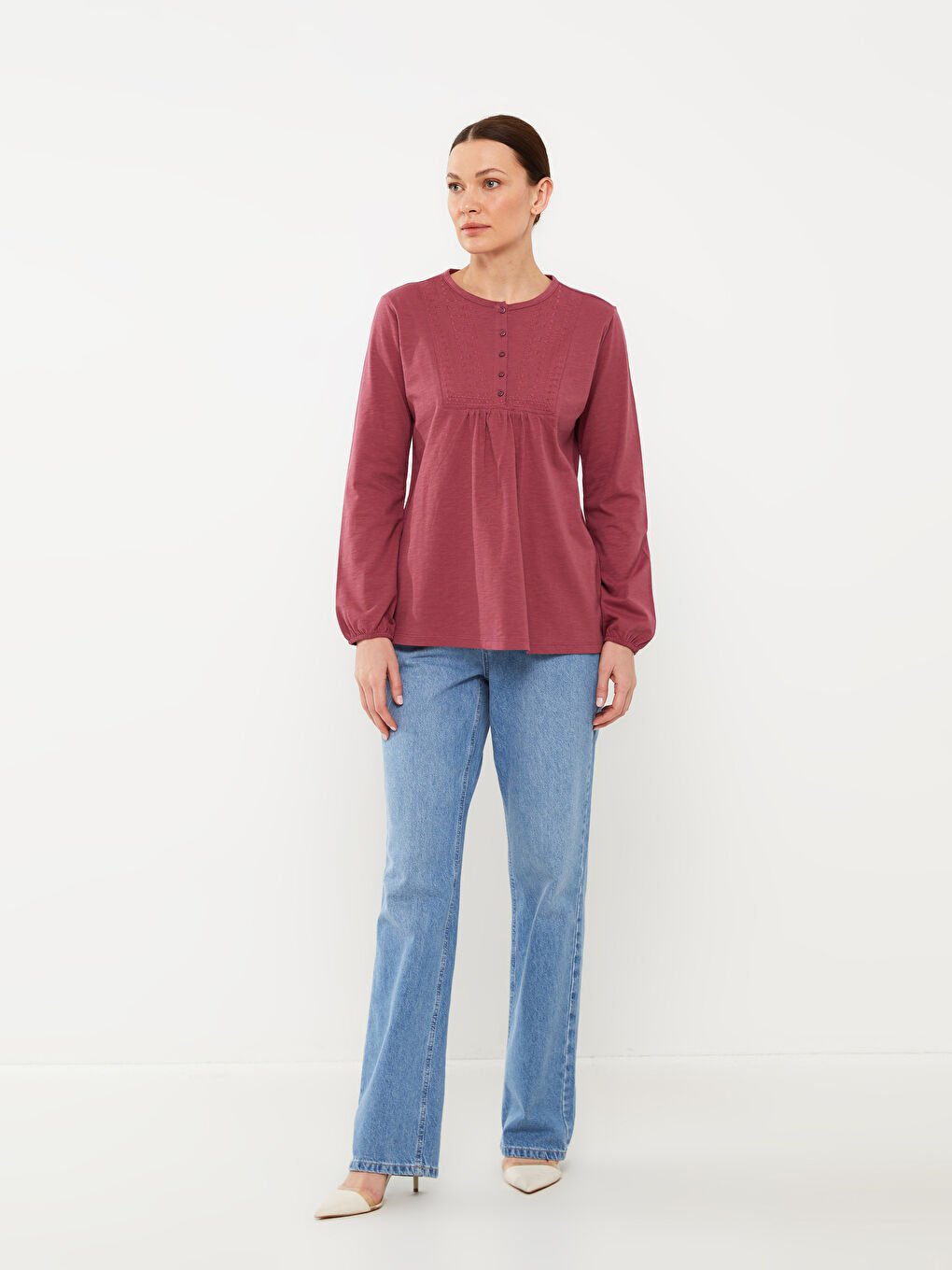 Pembe Bisiklet Yaka Nakışlı Uzun Kollu Kadın Bluz-1