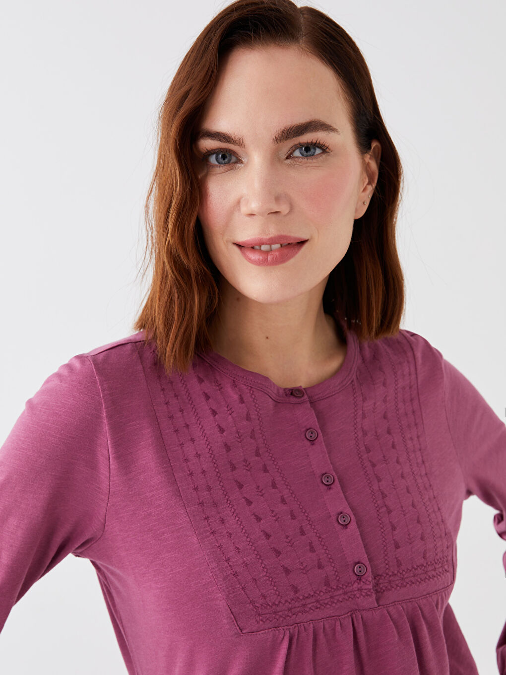 Mürdüm Bisiklet Yaka Nakışlı Uzun Kollu Kadın Bluz