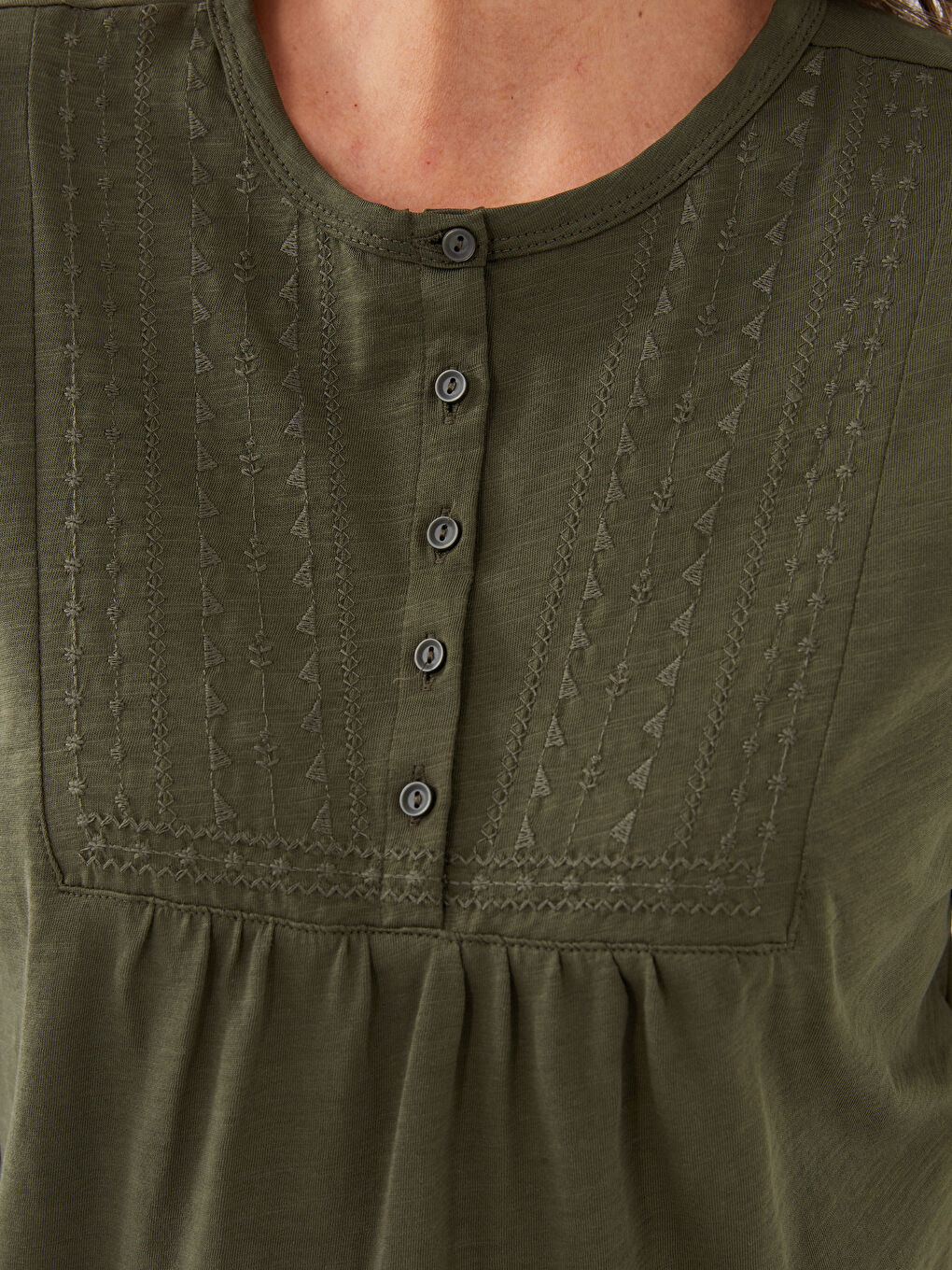 Haki Bisiklet Yaka Nakışlı Uzun Kollu Kadın Bluz-3