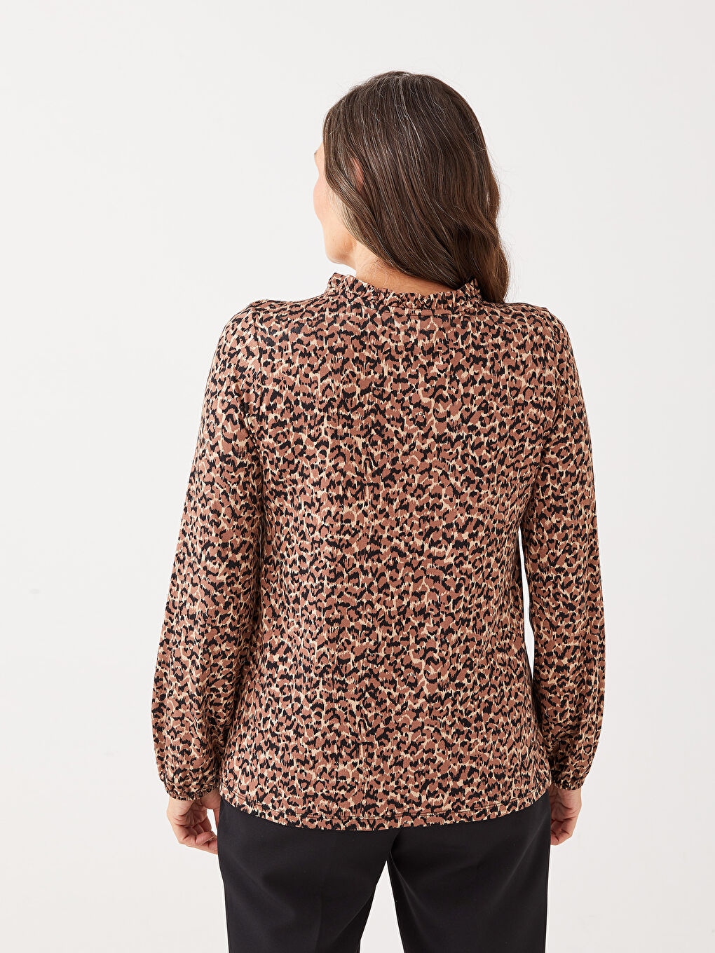 Bej Bağlamalı Yaka Desenli Uzun Kollu Kadın Bluz-4