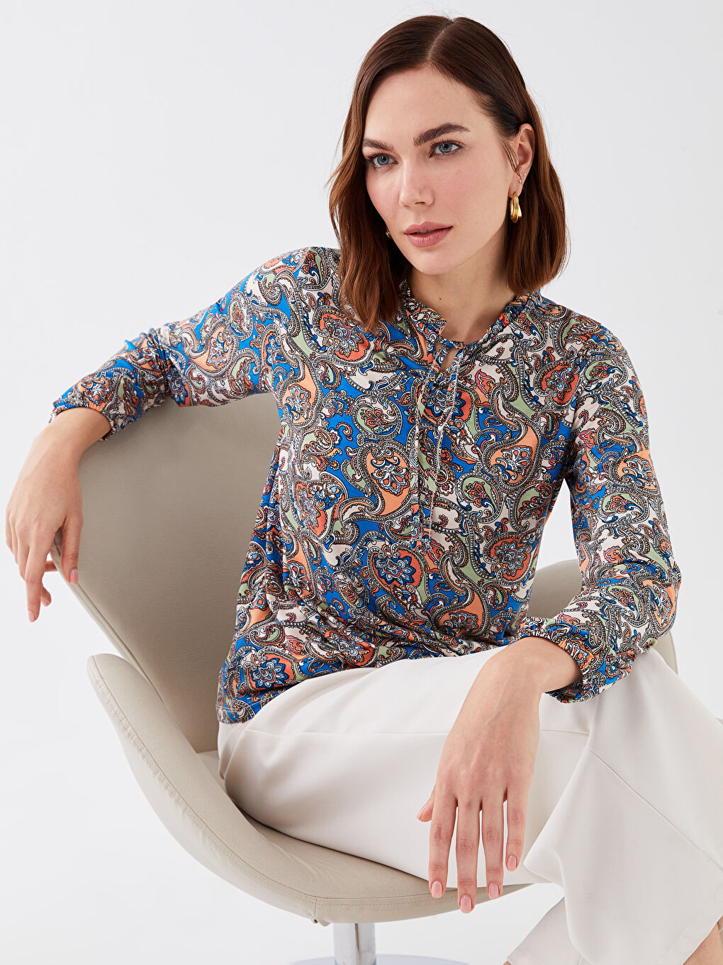 Bej Bağlamalı Yaka Desenli Uzun Kollu Kadın Bluz