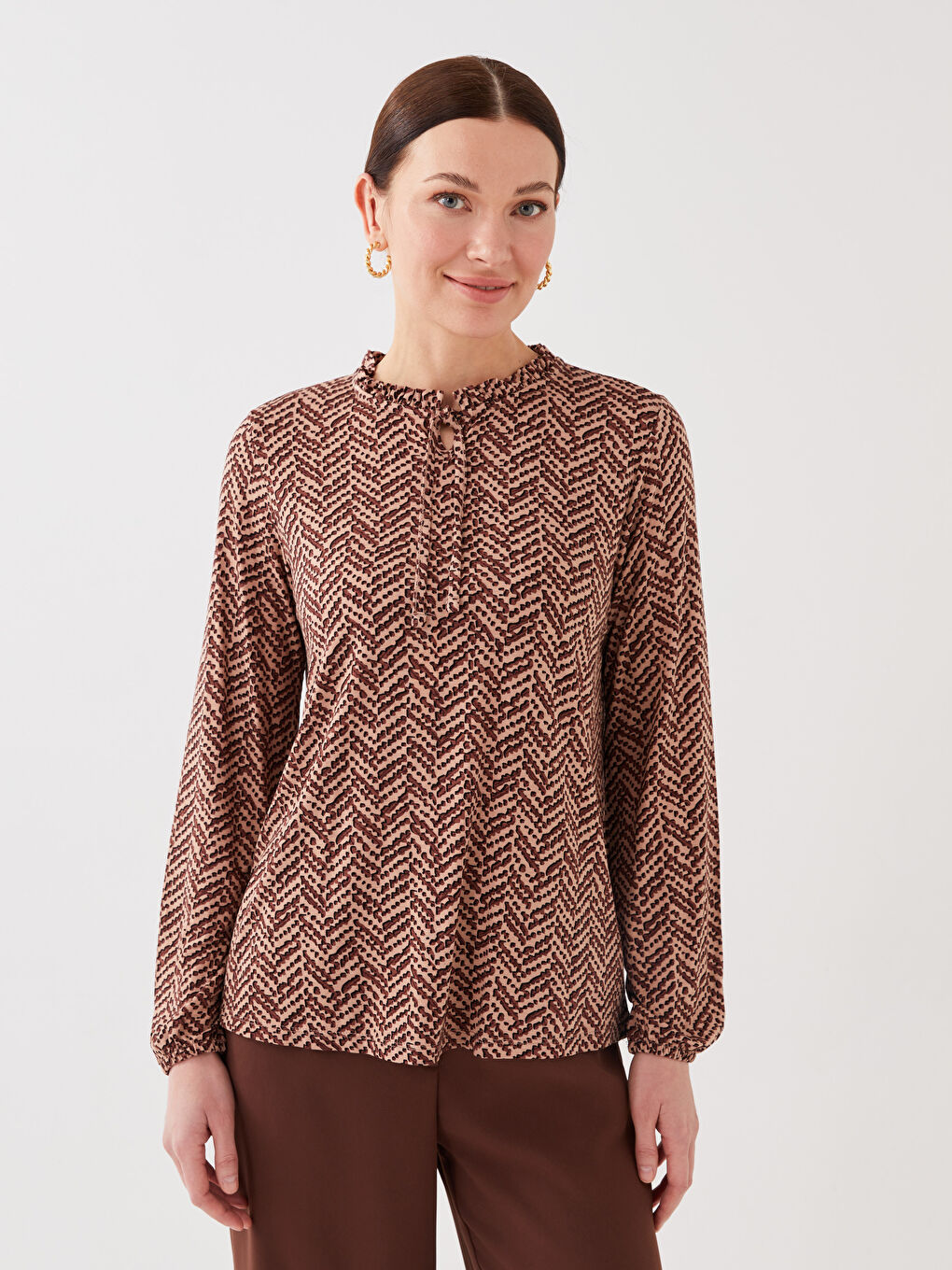Blouse à Col Lavallière à Motifs et Manches Longues pour Femmes-1