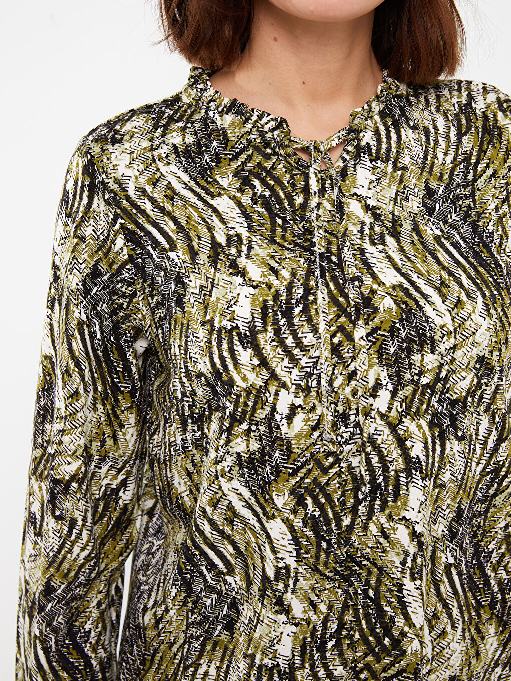 Blouse à Col Lavallière à Motifs et Manches Longues pour Femmes-3