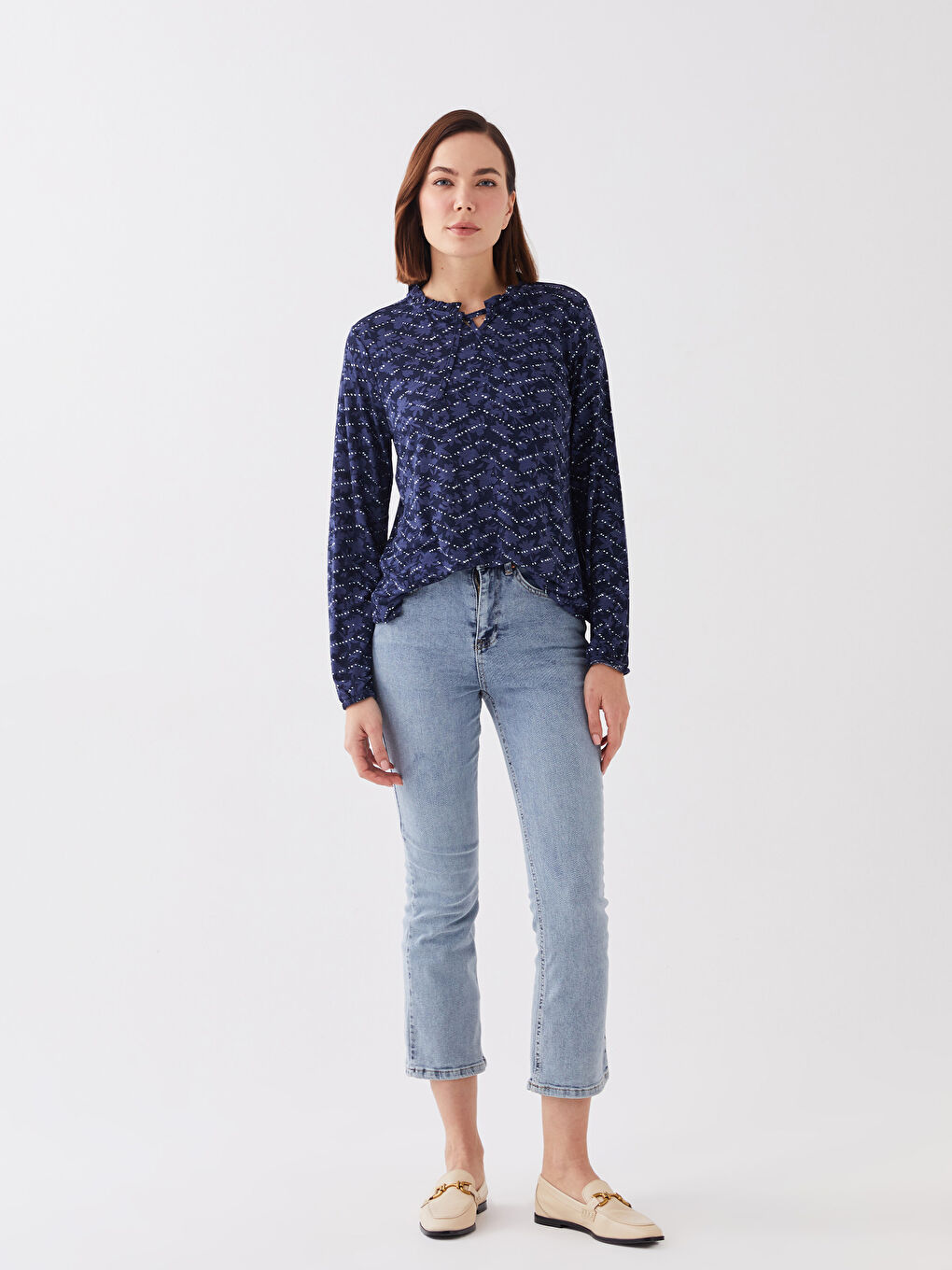 Blouse à Col Lavallière à Motifs et Manches Longues pour Femmes-3