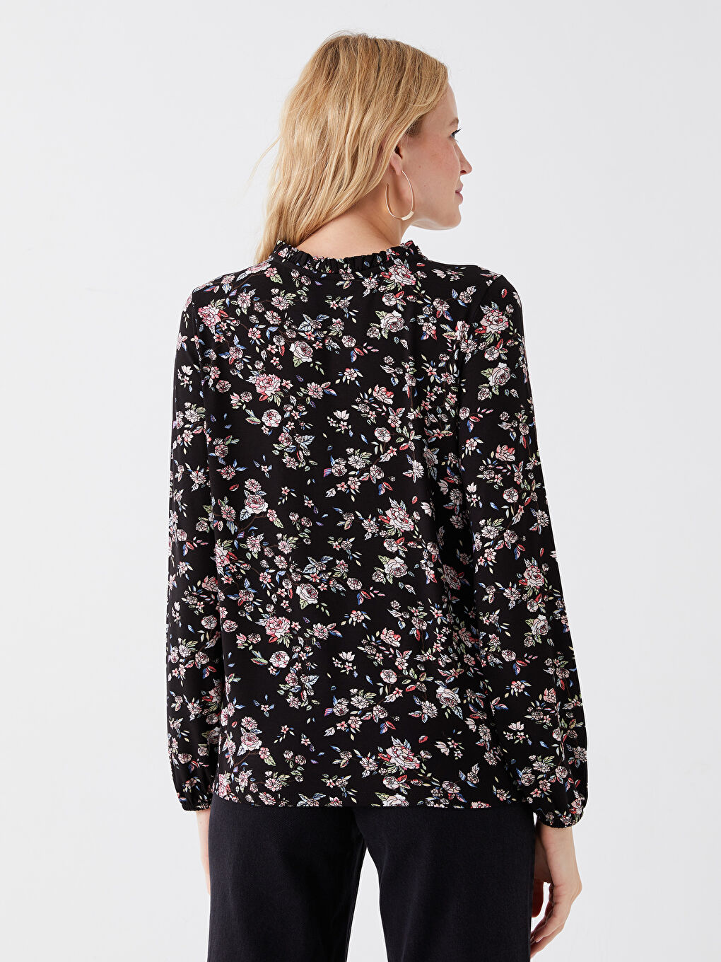 Siyah Bağlamalı Yaka Desenli Uzun Kollu Kadın Bluz-4