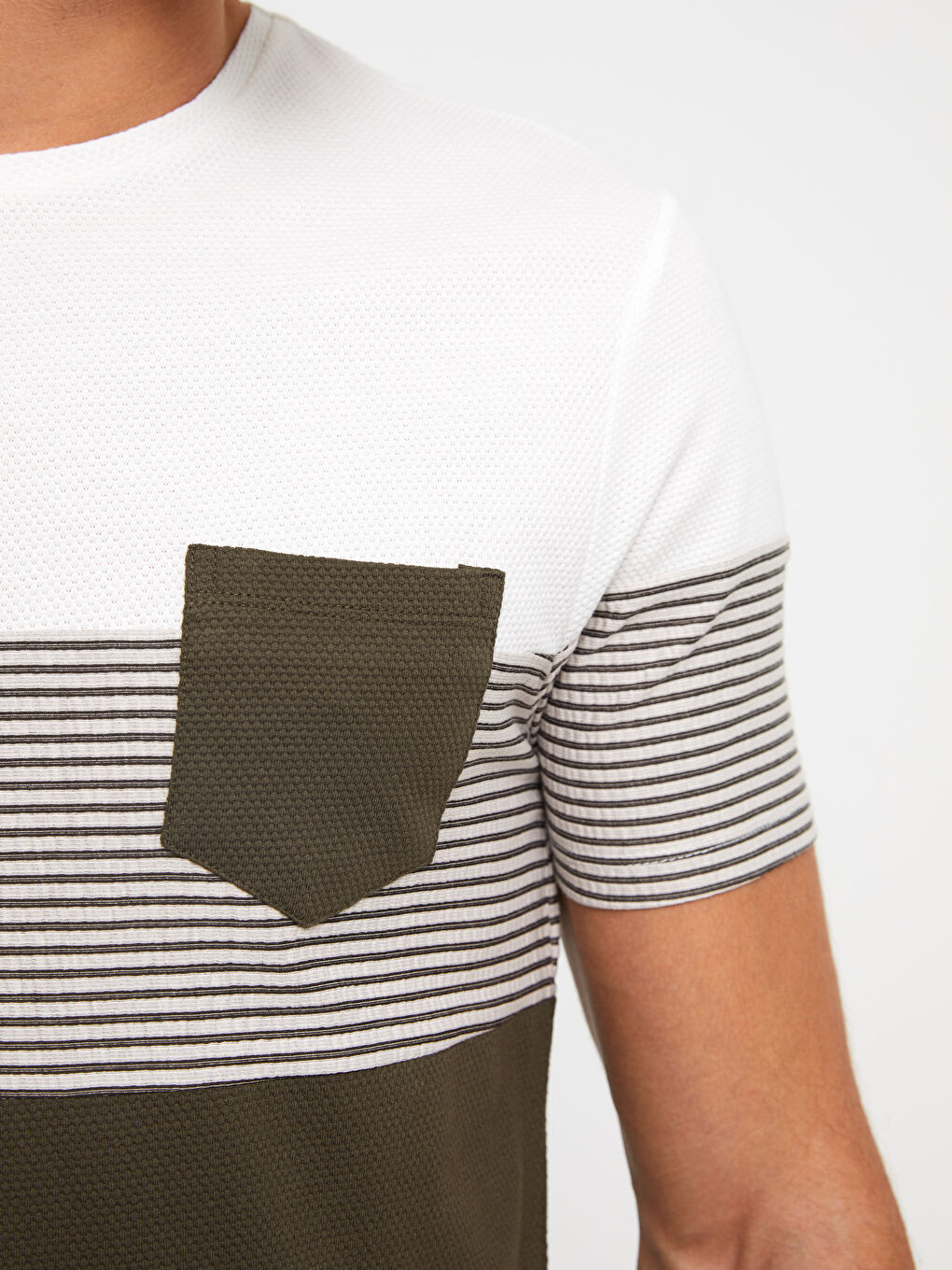 Crew Neck Short Sleeve Color Block Men's T-Shirt-3