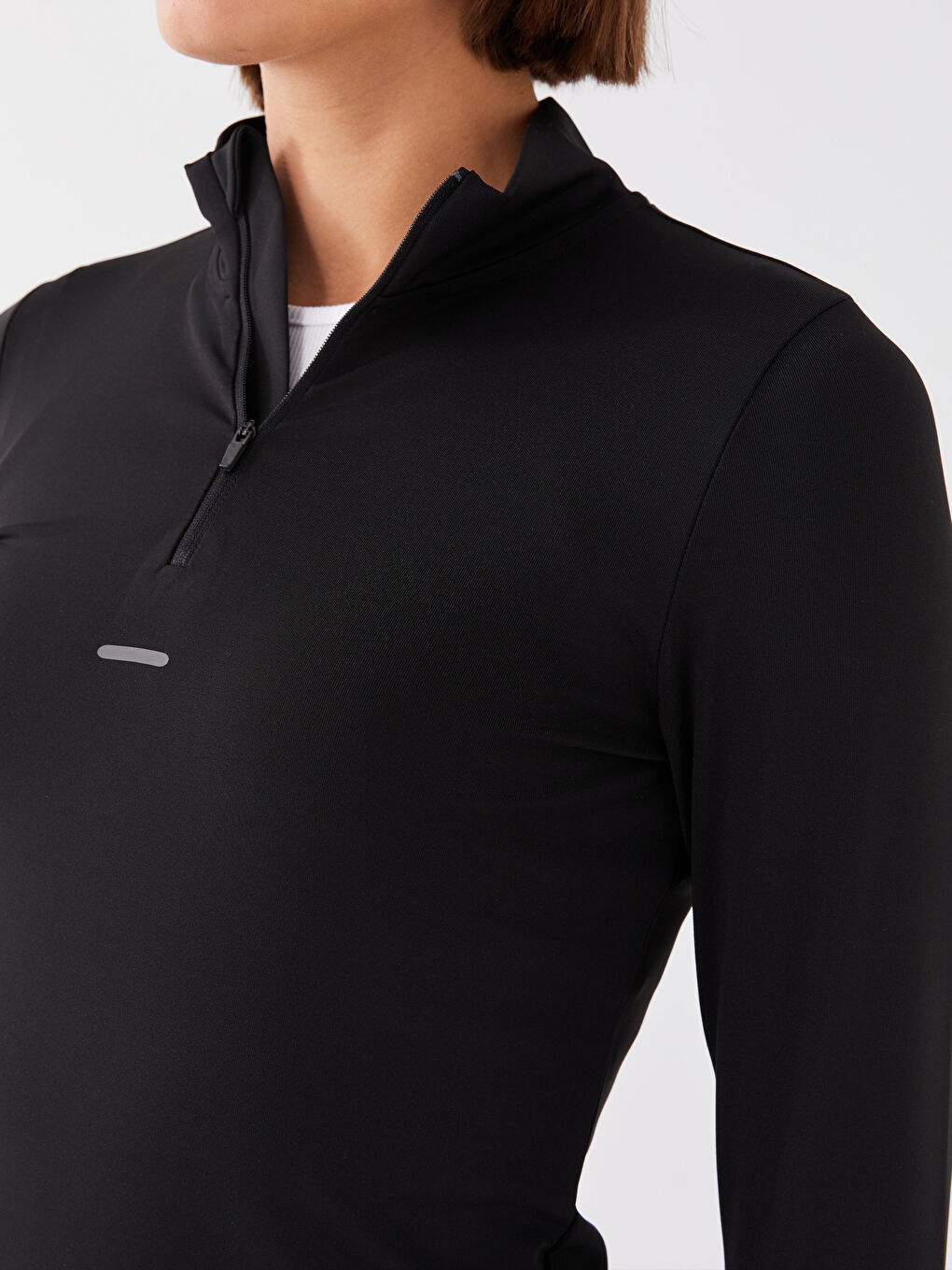 Siyah Dik Yaka Reflektör Baskılı Uzun Kollu Kadın Tişört-3