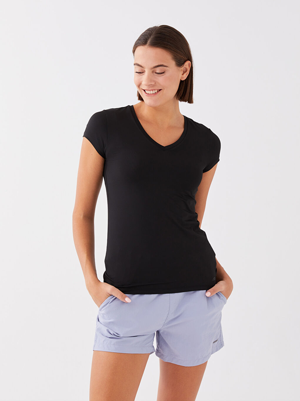 Siyah V Yaka Reflektör Baskılı Kadın Outdoor Tişört-1