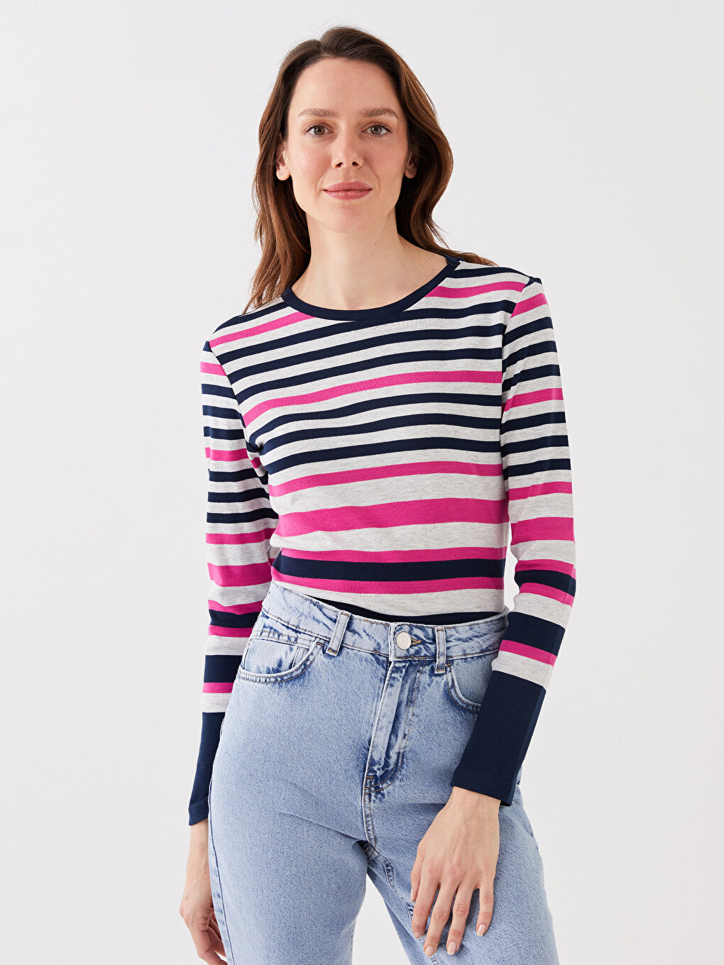 بلوزة كم طويل مخطط بياقة دائرية للسيدات