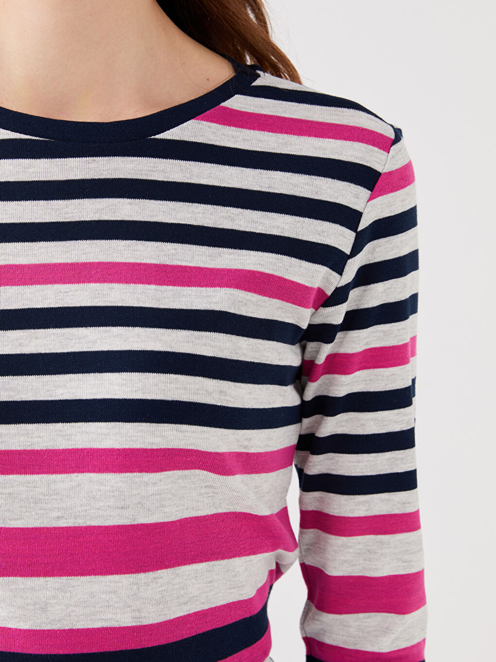 بلوزة كم طويل مخطط بياقة دائرية للسيدات-3