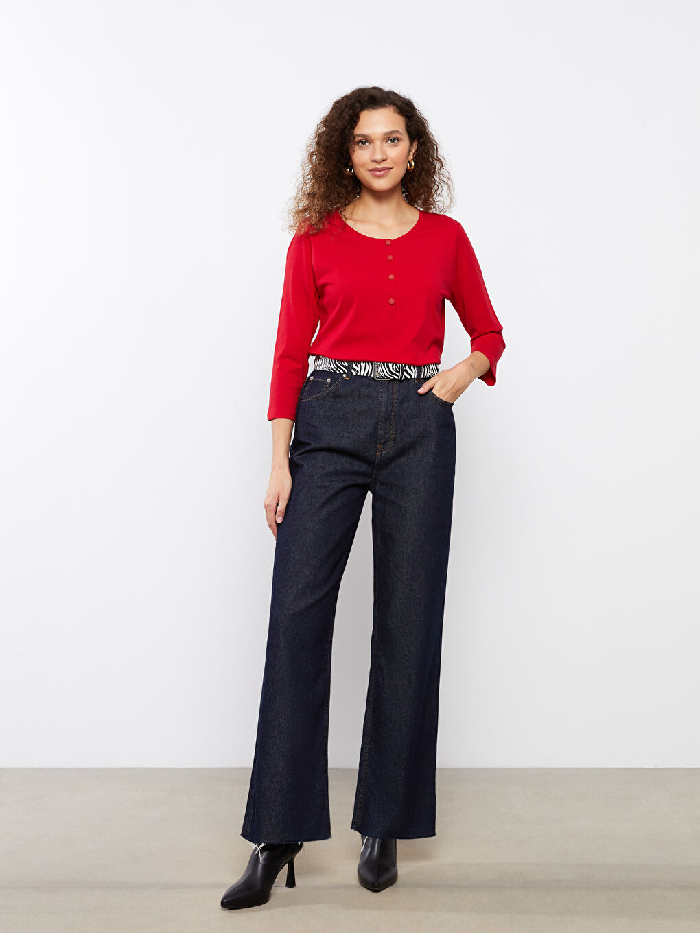 Kırmızı Kadın Bisiklet Yaka Düz Tişört-2