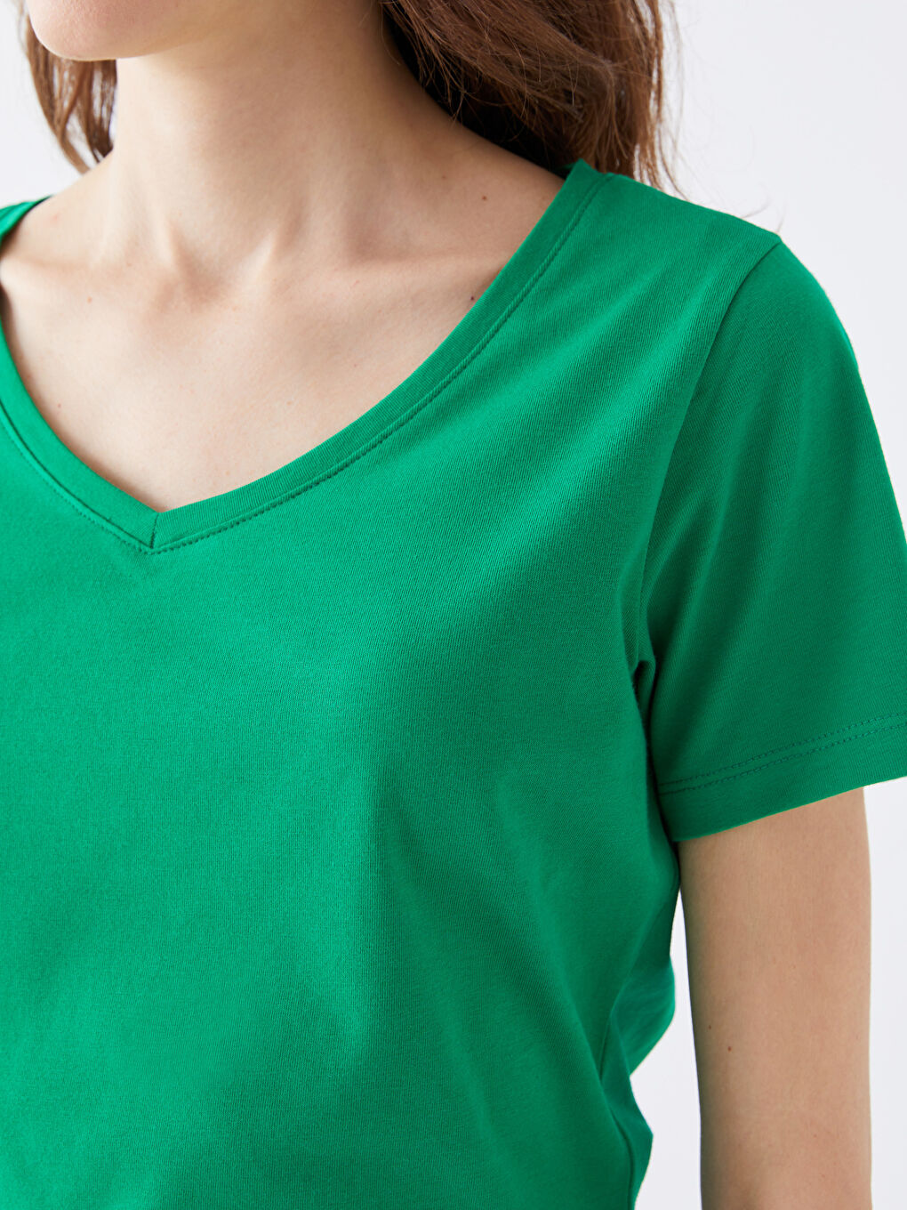 Yeşil V Yaka Düz Kısa Kollu Pamuklu Kadın Tişört-2