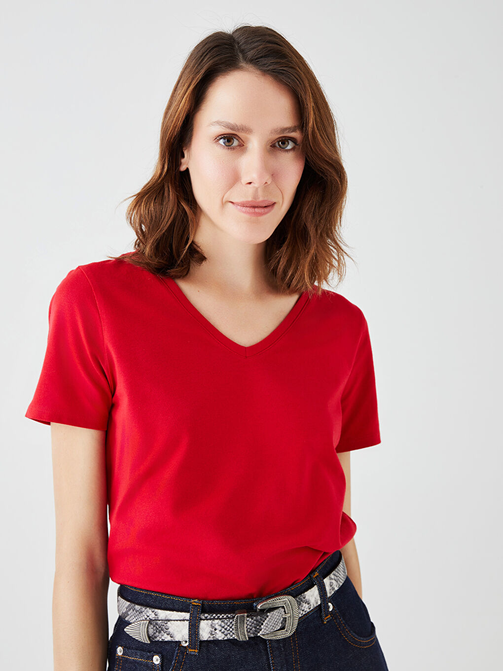 Әйелдерге арналған v жағалы қысқа жеңді мақта футболка-1