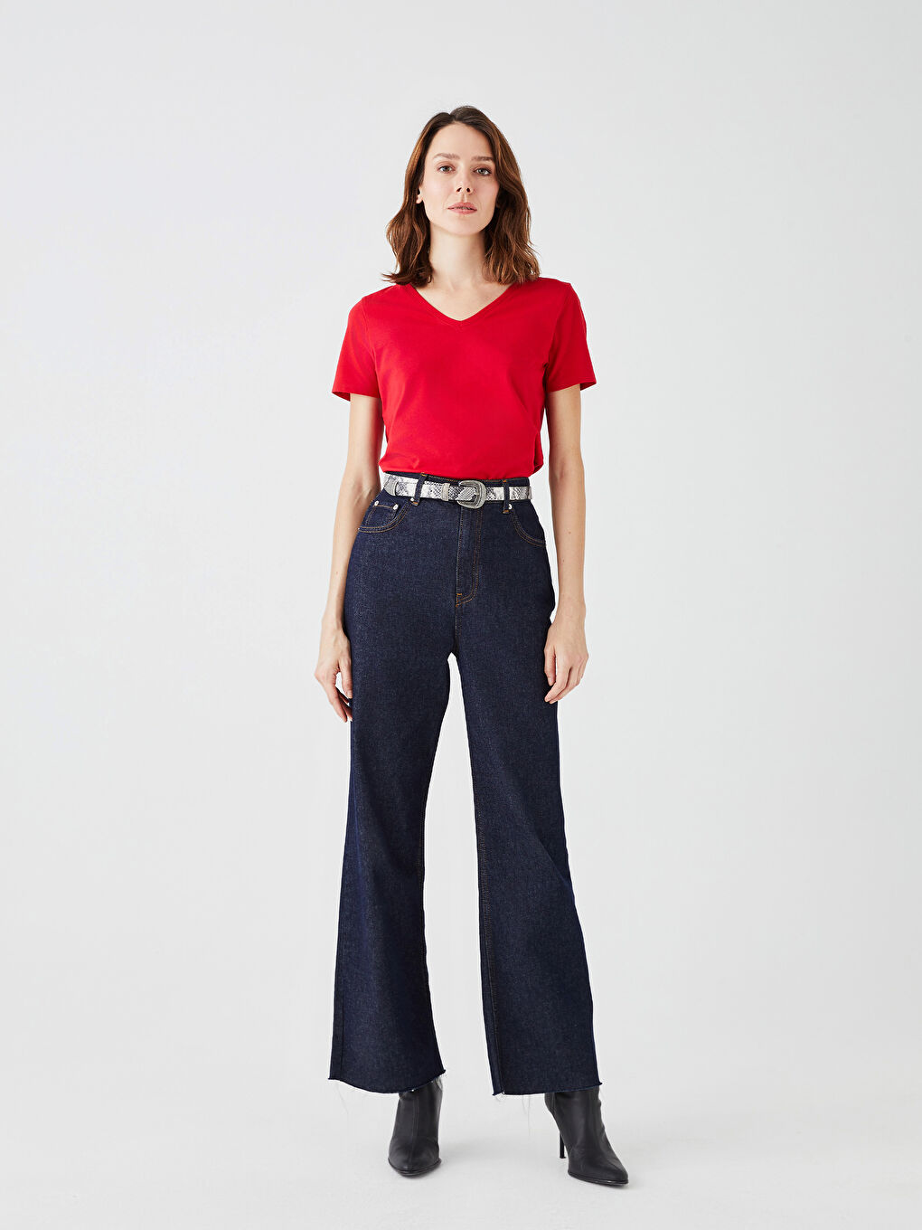 Әйелдерге арналған v жағалы қысқа жеңді мақта футболка-2