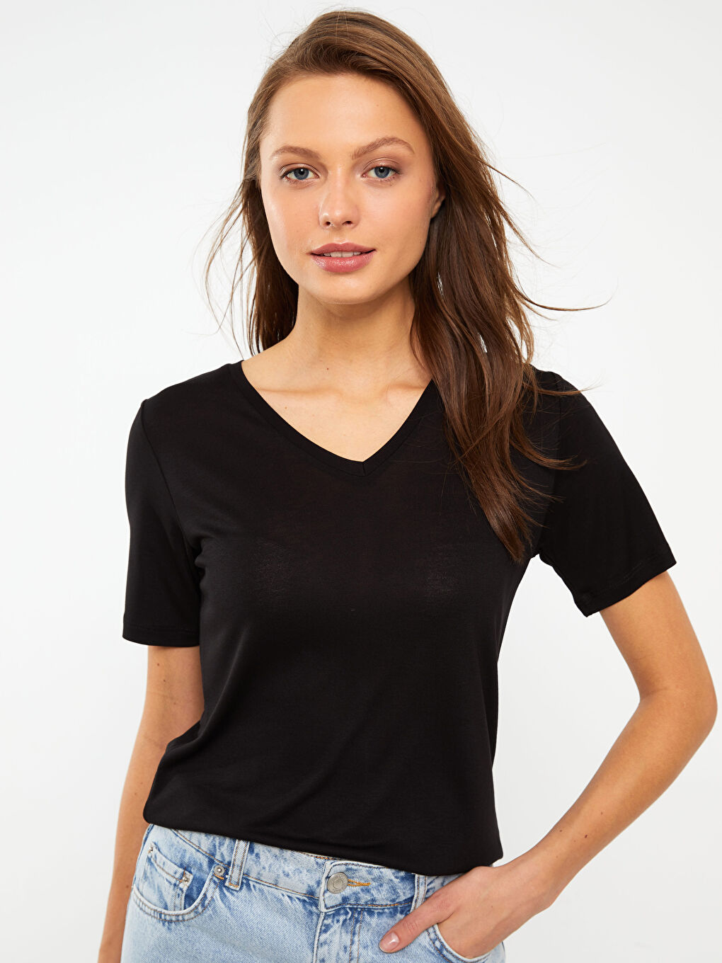 Siyah V Yaka Düz Kısa Kollu Kadın Tişört-1