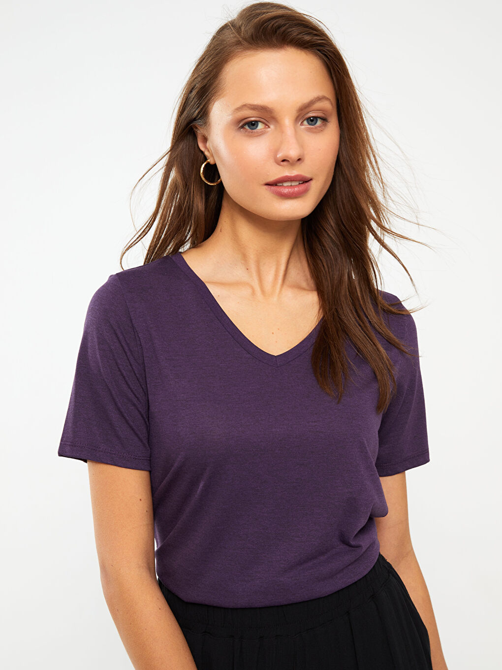 Mor V Yaka Düz Kısa Kollu Kadın Tişört
