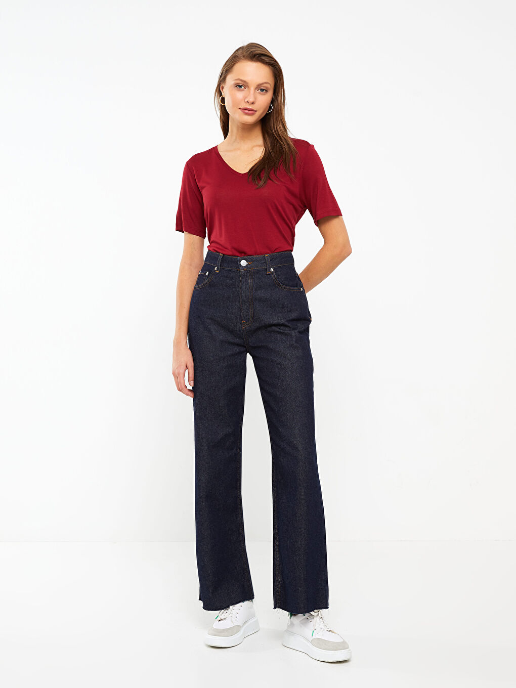 Bordo V Yaka Düz Kısa Kollu Kadın Tişört-2