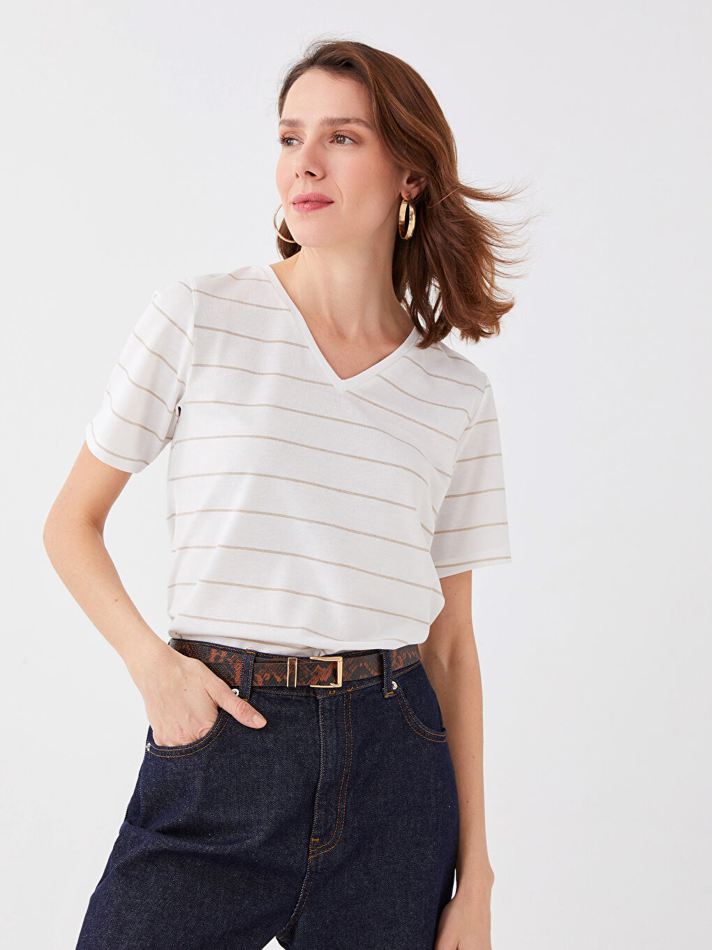 Sarı V Yaka Çizgili Kısa Kollu Kadın Tişört
