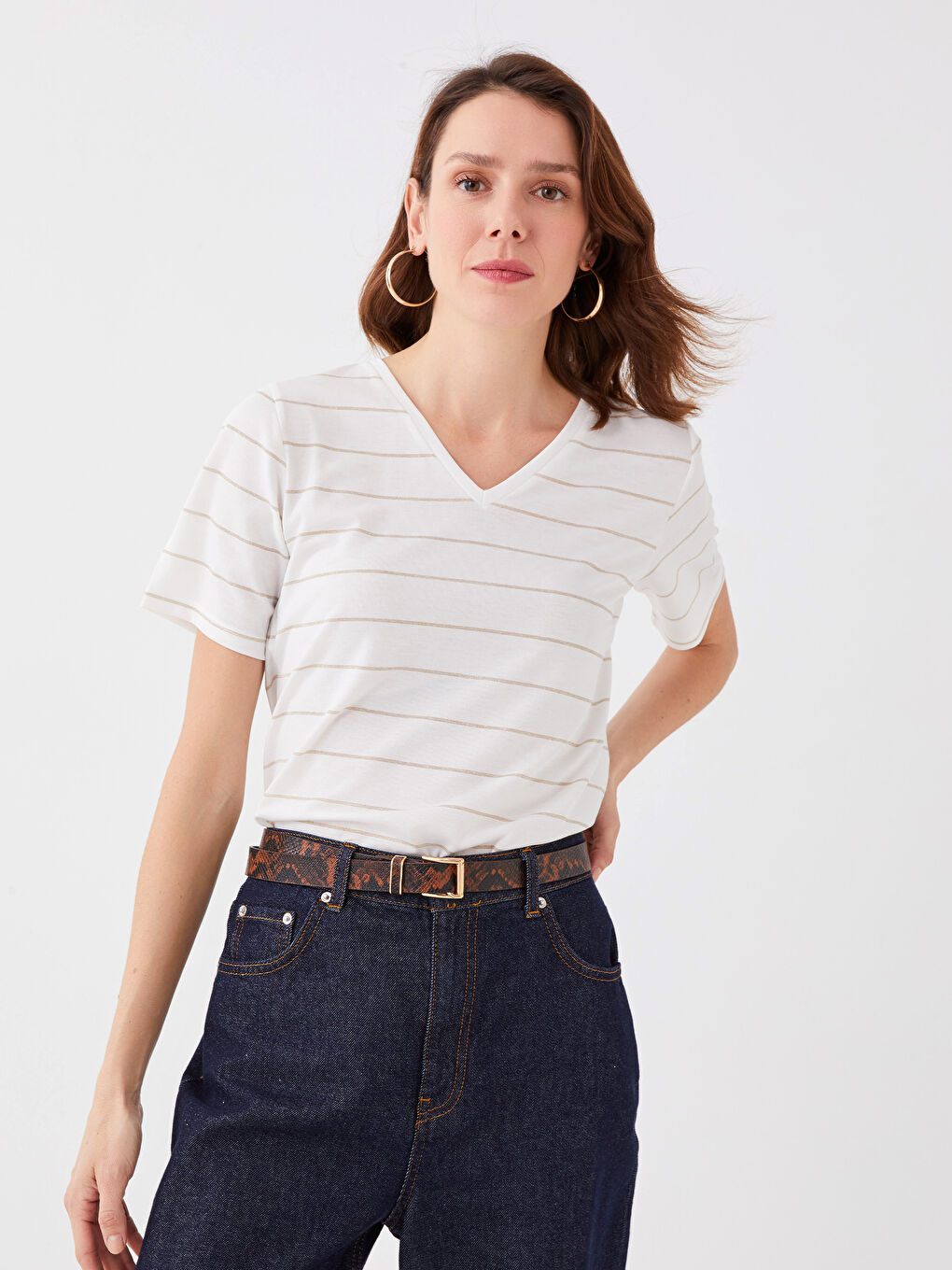 Sarı V Yaka Çizgili Kısa Kollu Kadın Tişört-1