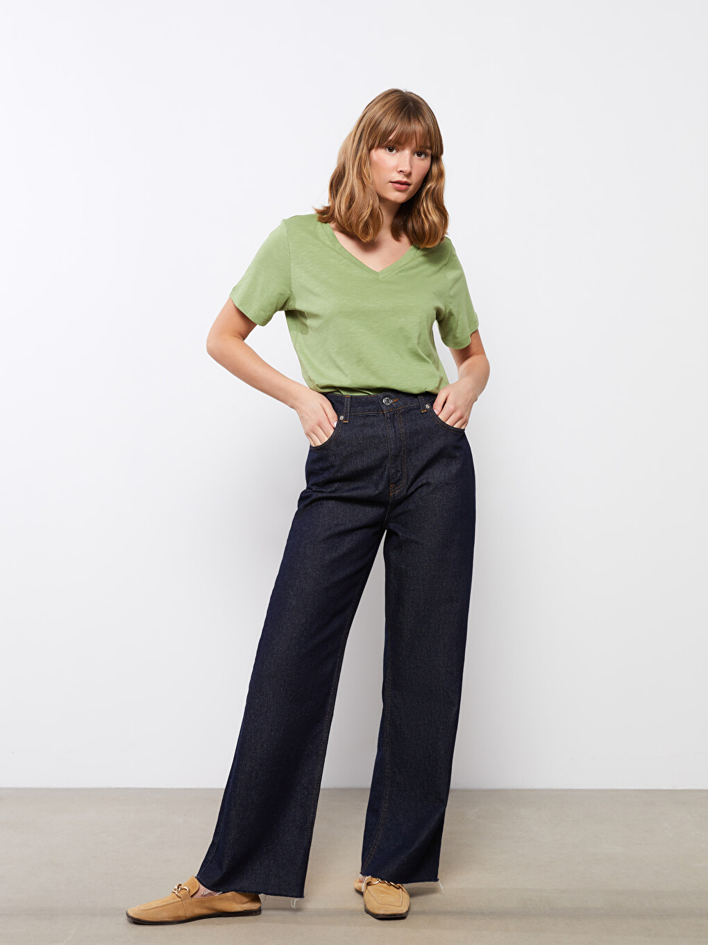 V-neck Plain Short Sleeve Women's T-shirt-1