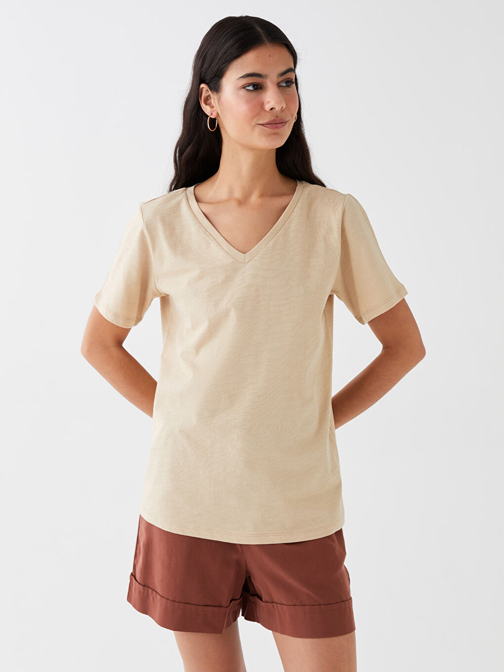 Bej V Yaka Düz Kısa Kollu Kadın Tişört-2