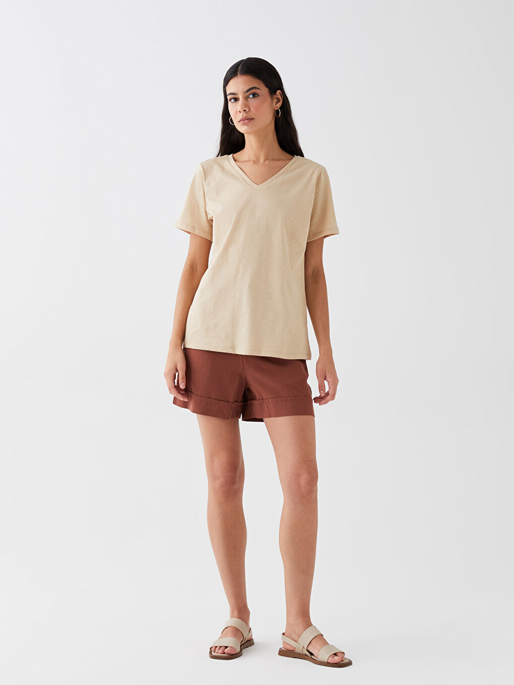 Bej V Yaka Düz Kısa Kollu Kadın Tişört-3