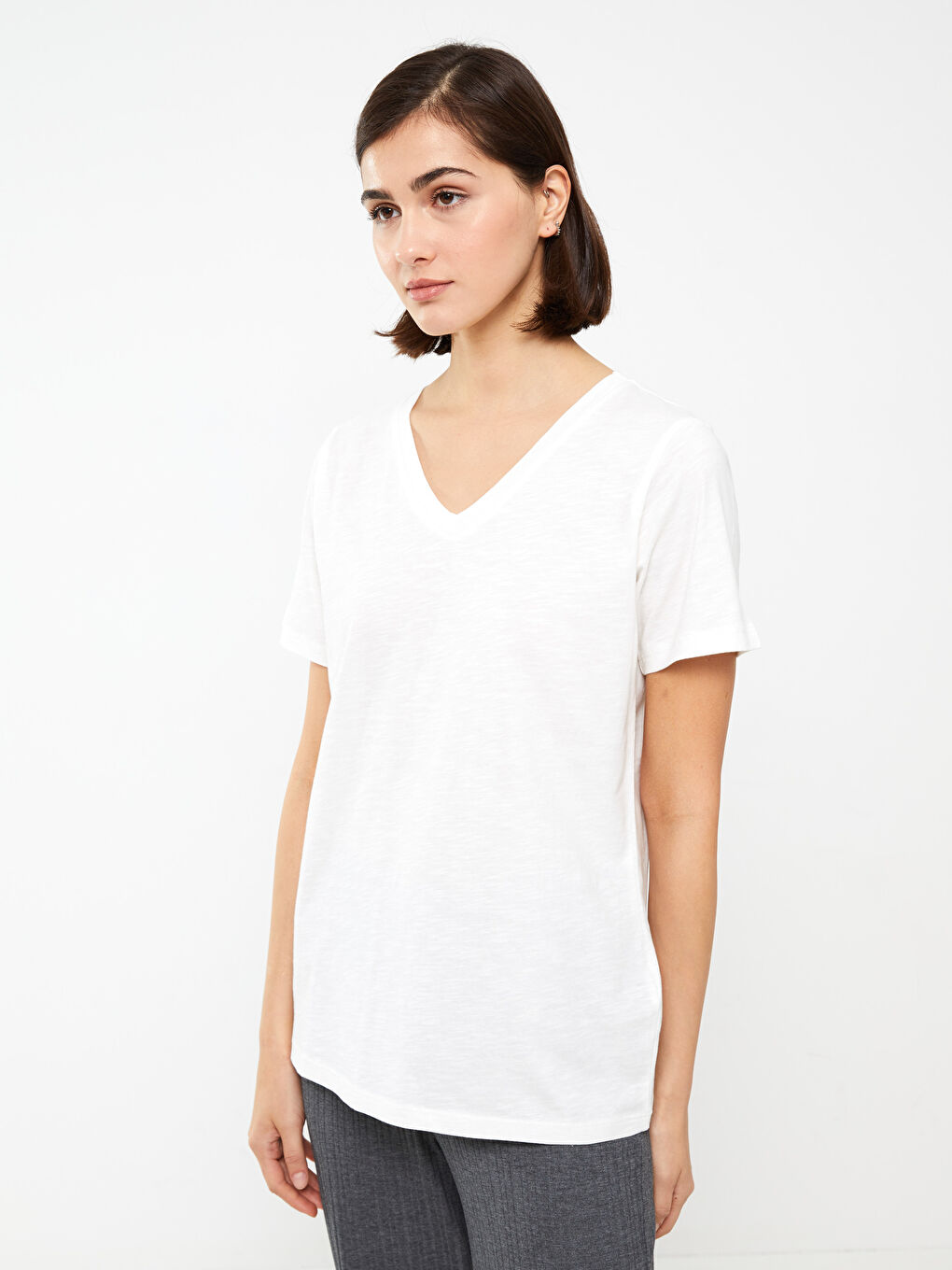 V-ს ფორმის დეკოლტე უბრალო მოკლე სახელო ქალებისთვის მაისური-1