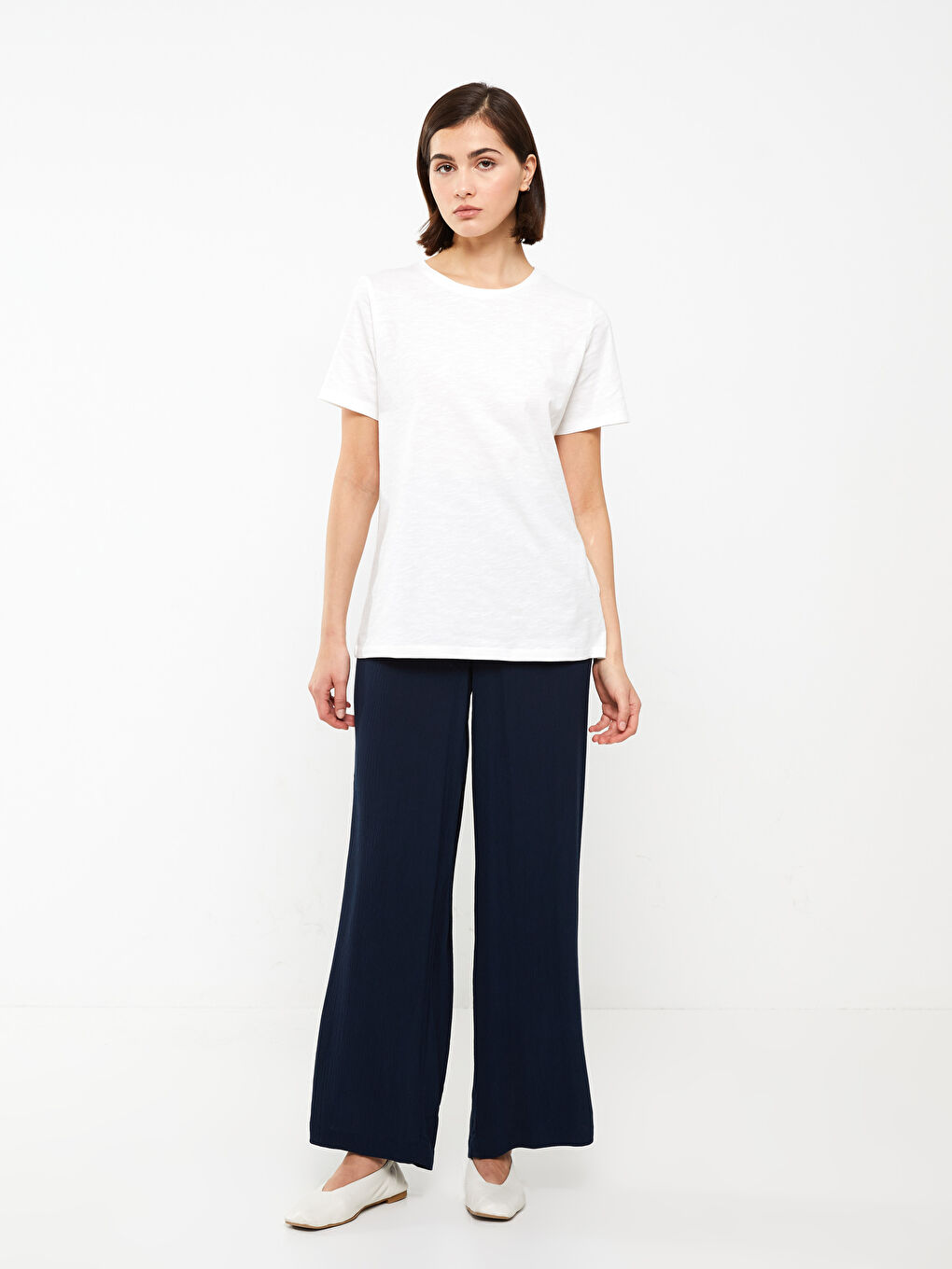 تي شيرت سادة بياقة دائرية بأكمام قصيرة للسيدات-2