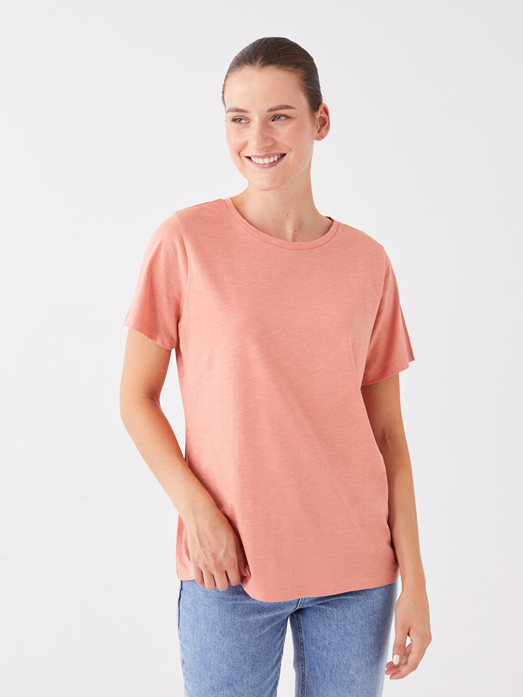 تي شيرت سادة بياقة دائرية بأكمام قصيرة للسيدات