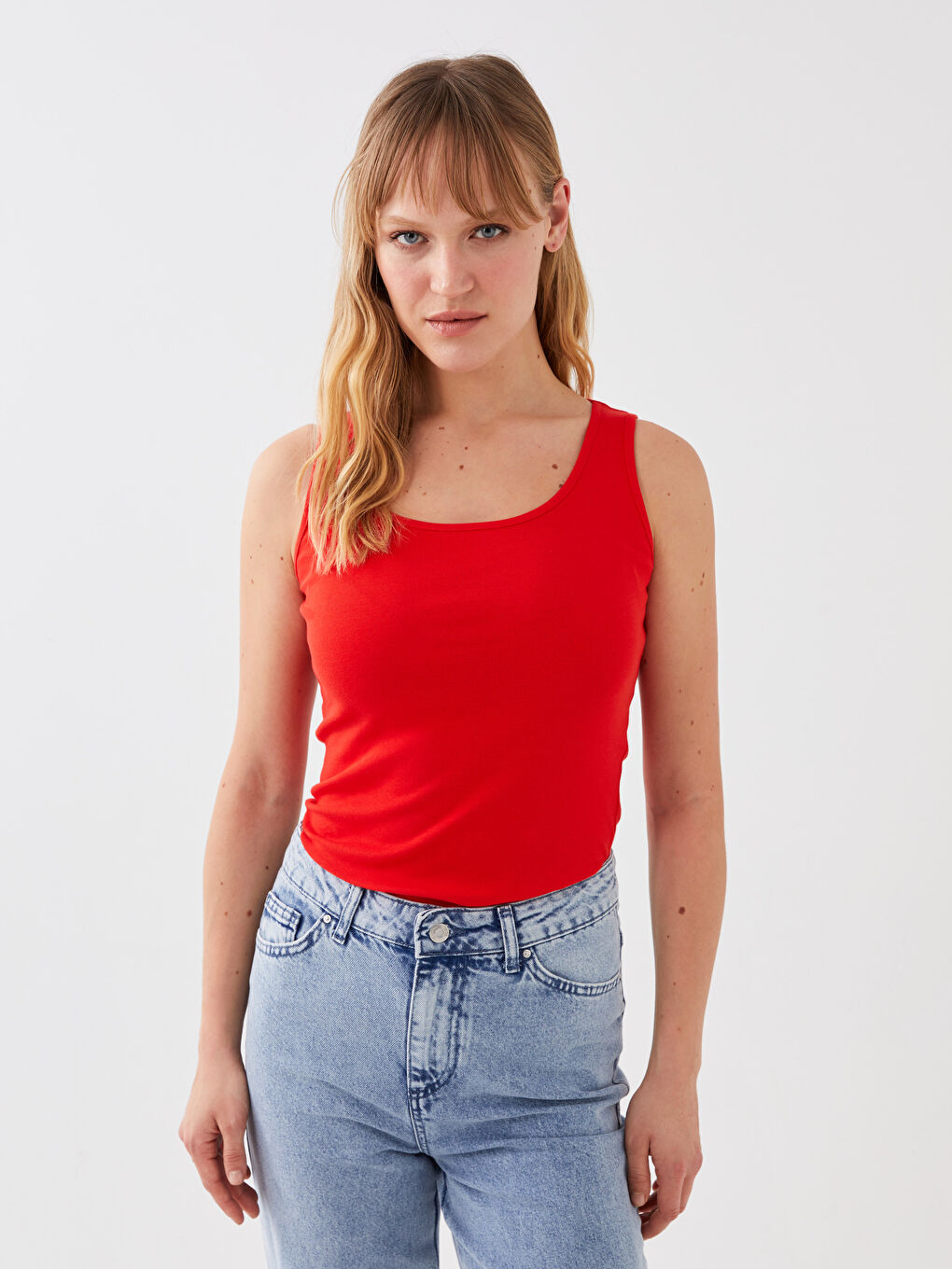 Kırmızı U Yaka Kadın Atlet-1