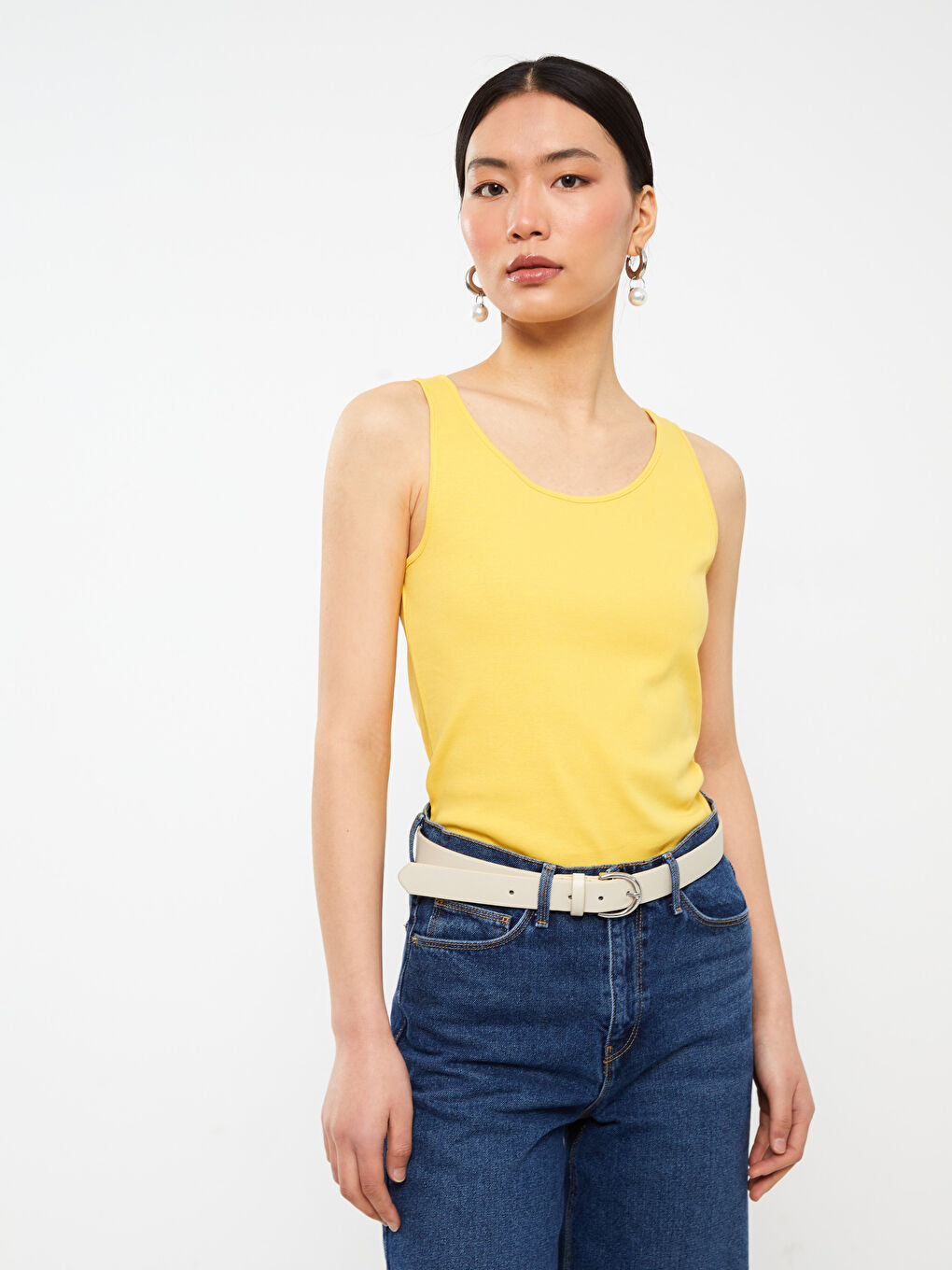 Sarı U Yaka Kadın Atlet