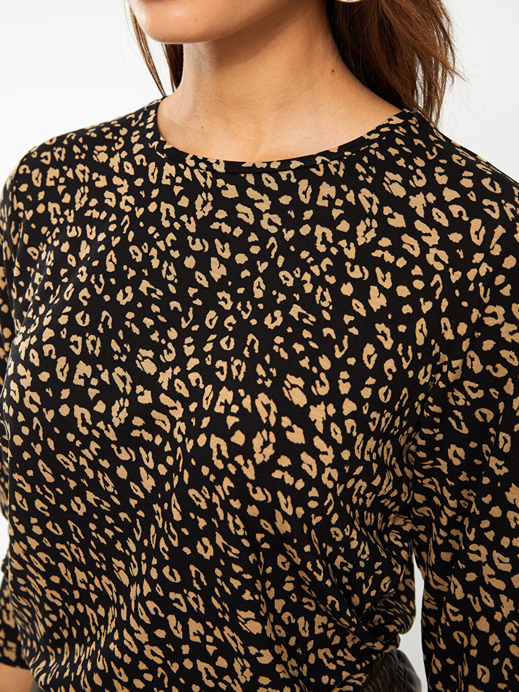 მრგვალი საყელო ნიმუშიანი გრძელმკლავიანი მაისური ქალებისთვის-3