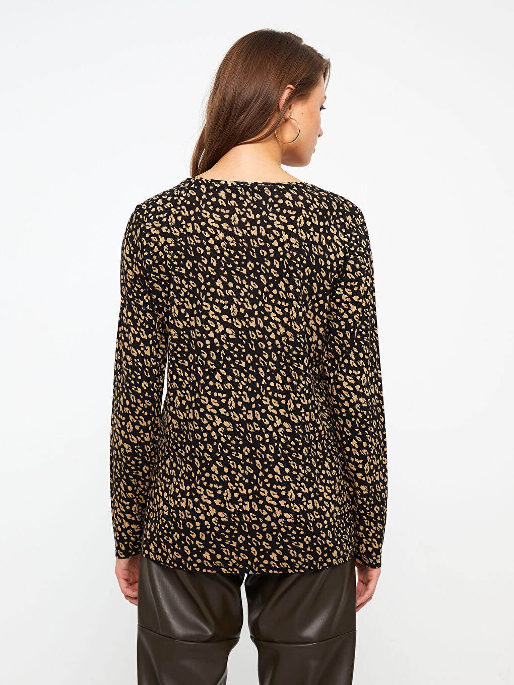 მრგვალი საყელო ნიმუშიანი გრძელმკლავიანი მაისური ქალებისთვის-4