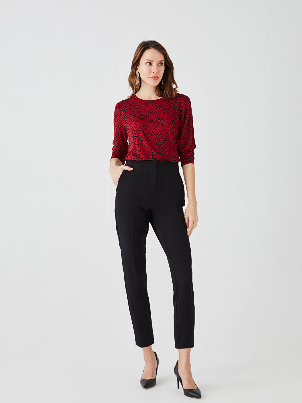 მრგვალი საყელო ნიმუშიანი გრძელმკლავიანი მაისური ქალებისთვის-1