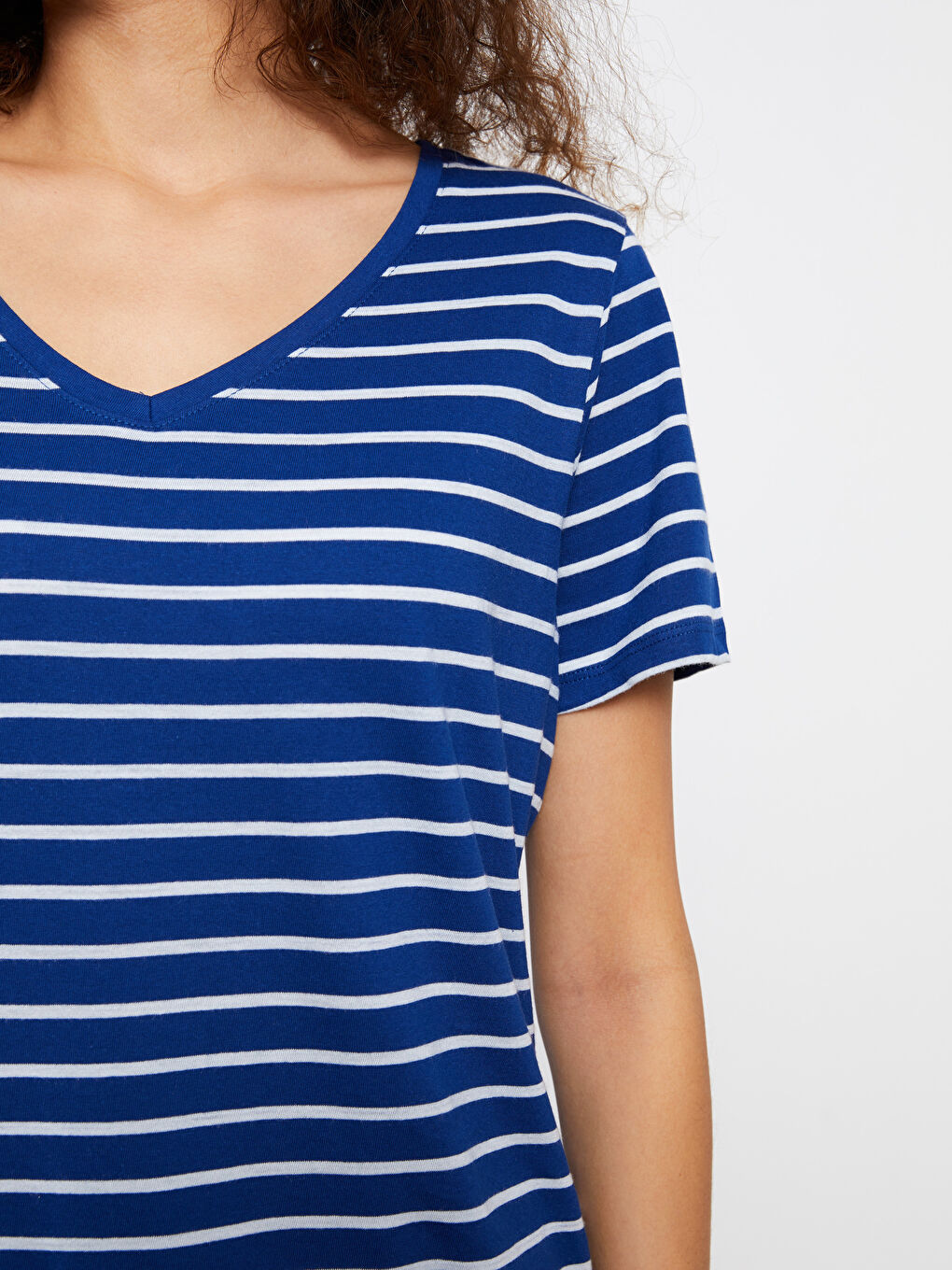 LCWAIKIKI Basic V-Neck Striped Short Sleeve Women's T-Shirt -S33840Z8-LGS