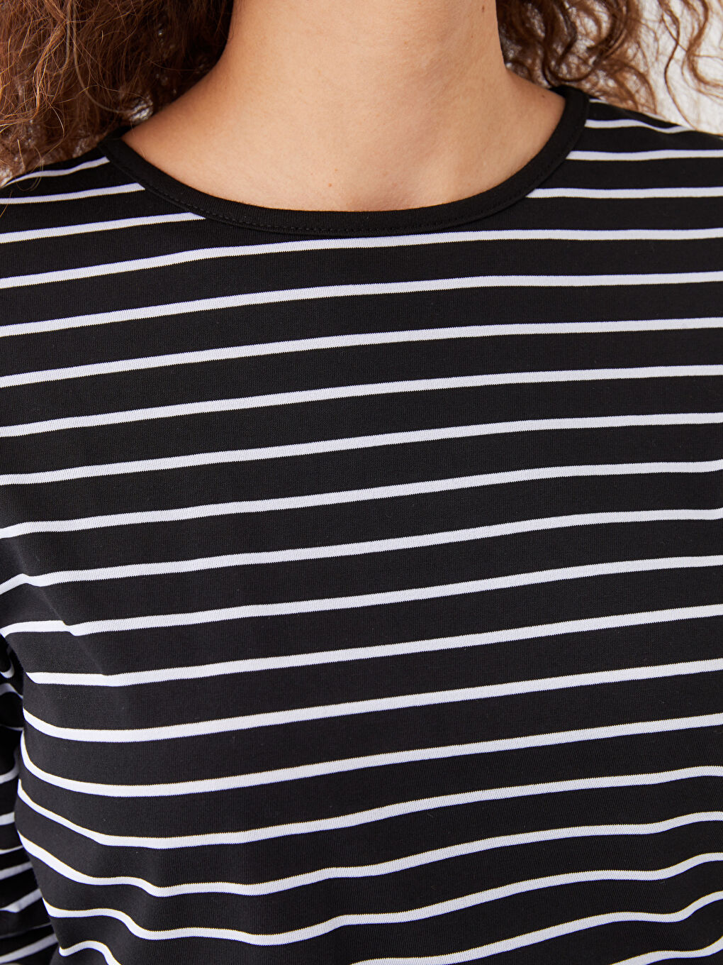 تي شيرت كم طويل مخطط بياقة دائرية للسيدات-3