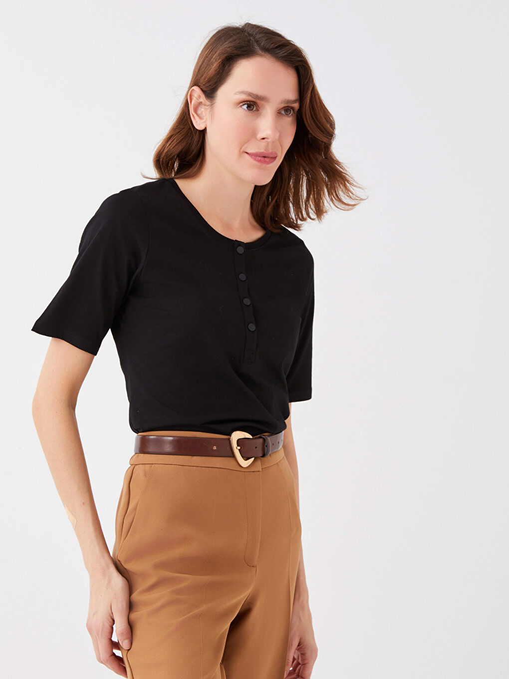 Siyah Bisiklet Yaka Düz Kısa Kollu Kadın Tişört