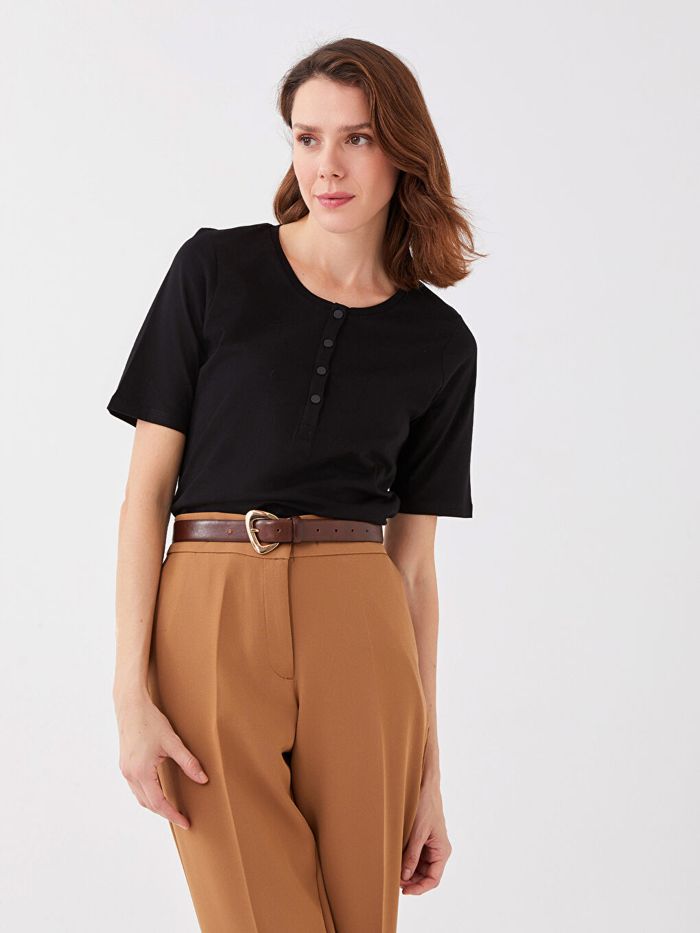 Siyah Bisiklet Yaka Düz Kısa Kollu Kadın Tişört-1