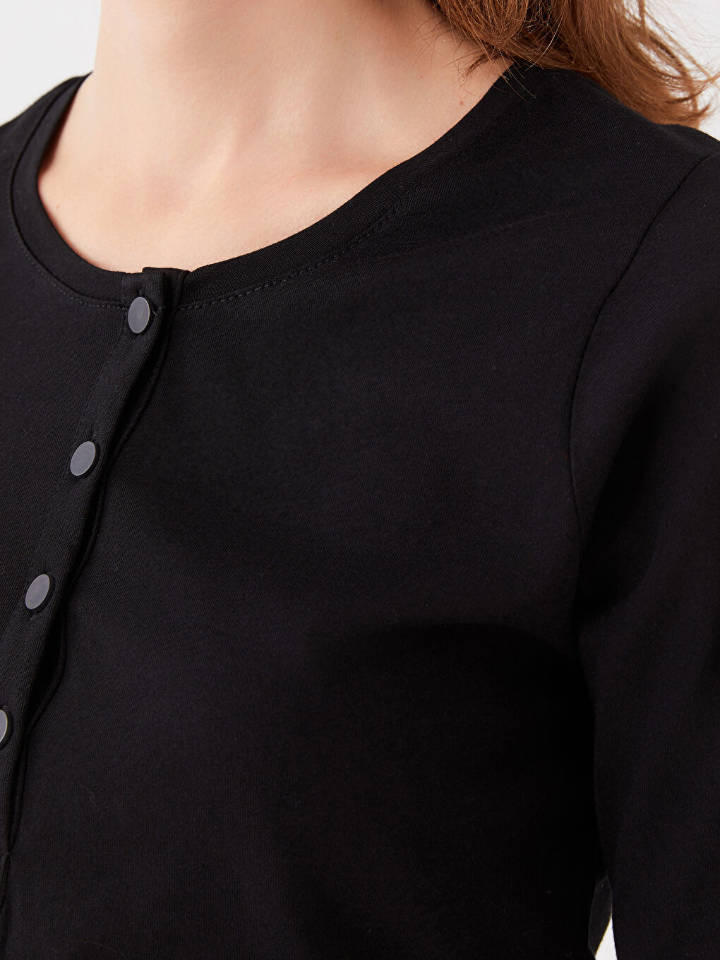 Siyah Bisiklet Yaka Düz Kısa Kollu Kadın Tişört-3