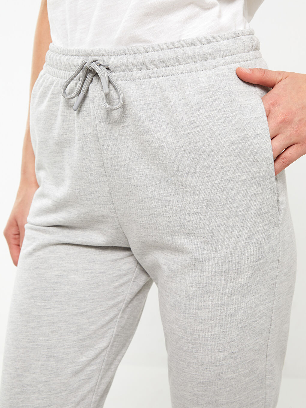 Women's Elasticated Waist Plain Jogger Sweatpants-3